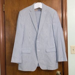 Men’s Ralph Lauren sear-sucker 2 piece suit.